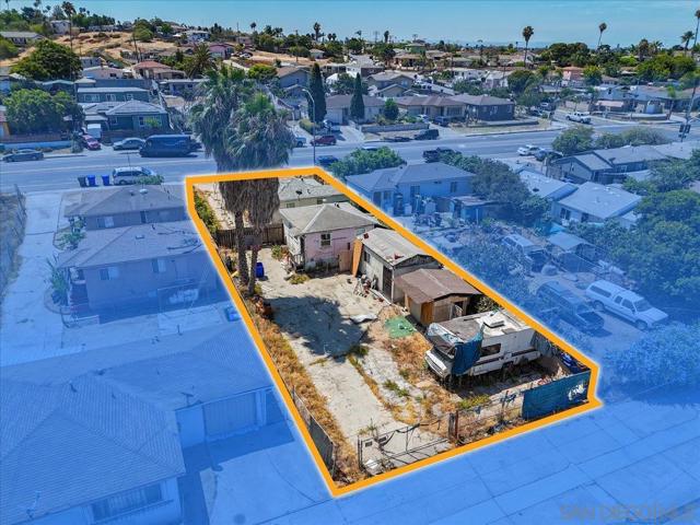 5236 38 Imperial Ave, San Diego CA: https://media.crmls.org/mediaz/5c020cc5-7dfa-4778-b916-e5a12e210490.jpg