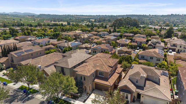 3619 N Fork Ave, Carlsbad CA: https://media.crmls.org/mediaz/5c02218b-3bab-487e-bca9-59b9b89a638d.jpg