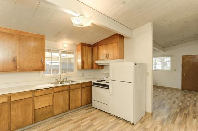 411 7th Street, Pacific Grove CA: https://media.crmls.org/mediaz/5c02780c-3505-4d24-b0a9-aee837b003a6.jpg