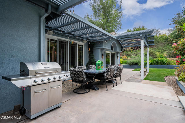 775 Parmenter Avenue, Thousand Oaks CA: https://media.crmls.org/mediaz/5c03cf50-344f-47ea-b685-c833e3b0ed7d.jpg