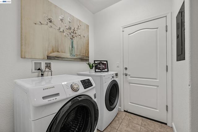 Image 18 of 34 For 8219 Brookhaven Cir