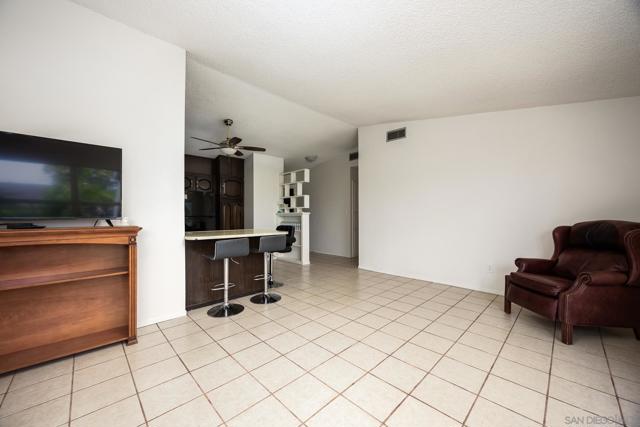 1264 Gaywood St, San Diego CA: https://media.crmls.org/mediaz/5c04651a-596b-489b-8b5a-01599bba0697.jpg