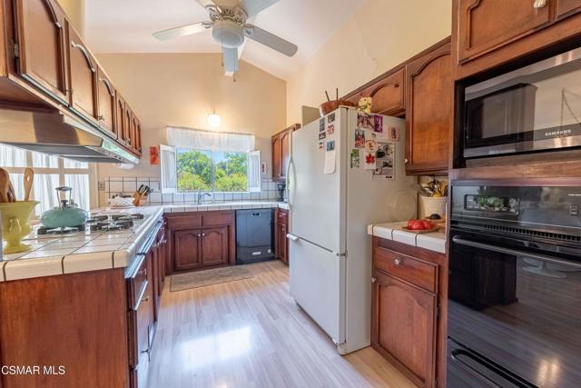 20418 Miranda Street, Woodland Hills CA: https://media.crmls.org/mediaz/5c046a4f-83b5-45f2-bc30-c775882dcef7.jpg