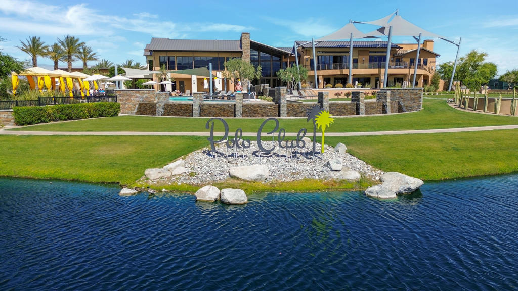 51475 Whiptail Drive