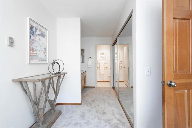 Detail Gallery Image 18 of 25 For 8840 Villa La Jolla Dr #203,  San Diego,  CA 92037 - 2 Beds | 2 Baths