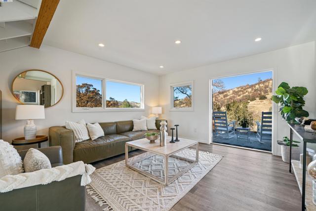21000 Mines Rd., Livermore CA: https://media.crmls.org/mediaz/5c052bae-7ce0-4ac3-b572-57e40cdd6bdd.jpg