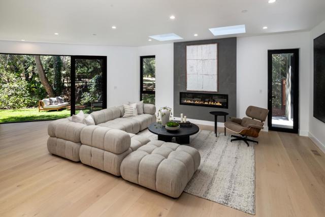 3618 Laguna Avenue, Palo Alto CA: https://media.crmls.org/mediaz/5c05ea32-6cce-497f-b846-4239b71d89c9.jpg