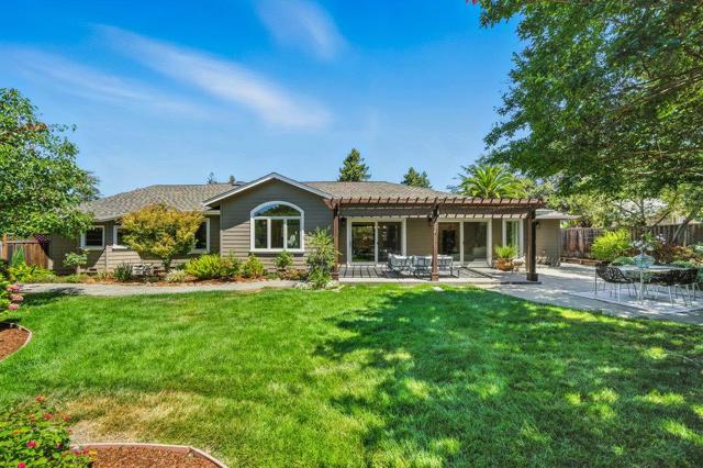 2008 Crist Drive, Los Altos CA: https://media.crmls.org/mediaz/5c069c19-ed32-4124-bf84-671260023282.jpg