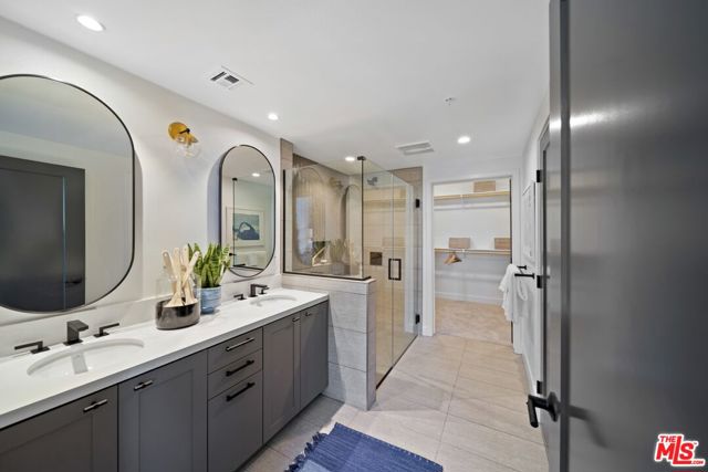 Spacious Bathroom Design