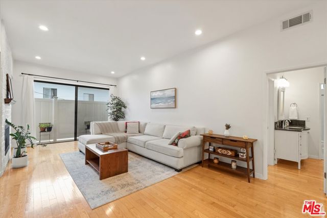 2 Bed Home for Sale in Los Angeles, California
