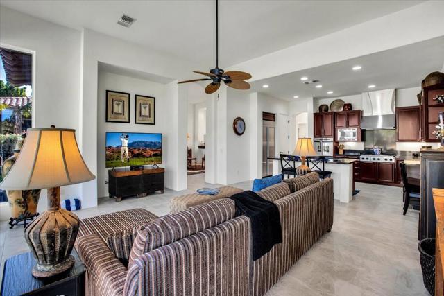 247 Loch Lomond Road, Rancho Mirage CA: https://media.crmls.org/mediaz/5c0730d7-2516-4148-b2bf-2ec22704f162.jpg