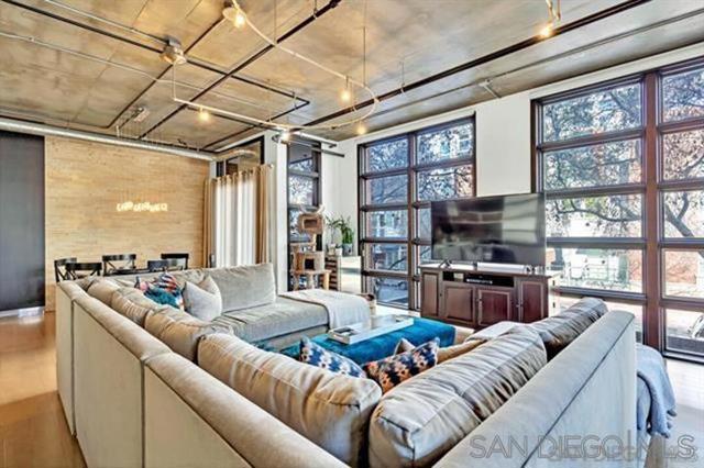 877 Island Ave, San Diego CA: https://media.crmls.org/mediaz/5c0781cb-8ee2-41b8-a24f-26db3d046146.jpg