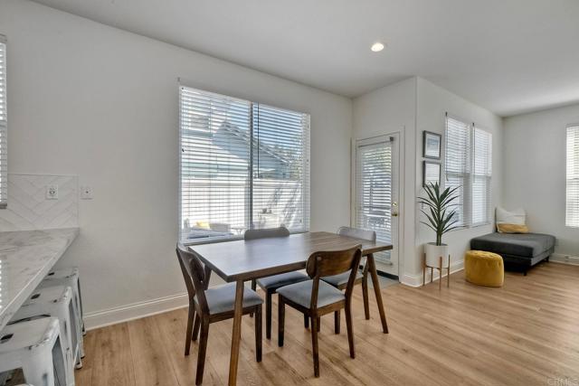 Detail Gallery Image 11 of 29 For 6586 Daylily Dr, Carlsbad,  CA 92011 - 3 Beds | 2/1 Baths