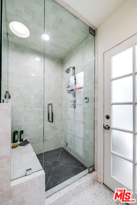 13109 Valley Vista Boulevard, Studio City CA: https://media.crmls.org/mediaz/5c07f66c-f9b9-43e8-9a71-a0754b4fc91a.jpg