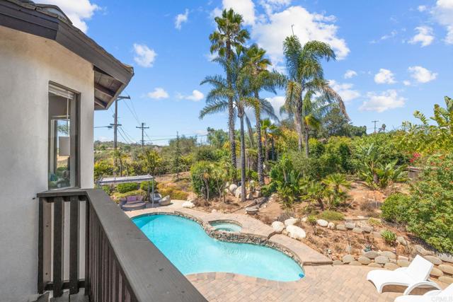 31121 Stardust Ln, Valley Center CA: https://media.crmls.org/mediaz/5c082d0b-71bf-42d6-a460-3ec76707796e.jpg