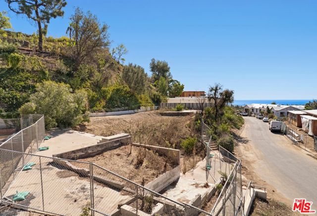 1140 Las Lomas Avenue photo 7
