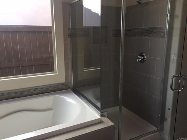 Detail Gallery Image 8 of 26 For 438 Cota Ln, Vista,  CA 92083 - 4 Beds | 3/1 Baths