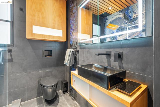 2633 Benvenue, Berkeley CA: https://media.crmls.org/mediaz/5c0a6879-85f8-46d1-98f2-2df2c5f09a37.jpg