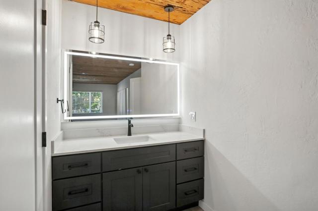 4528 Soquel Wharf Road, Soquel CA: https://media.crmls.org/mediaz/5c0a96af-a0a7-43fd-94c6-e124cf7ce7d5.jpg