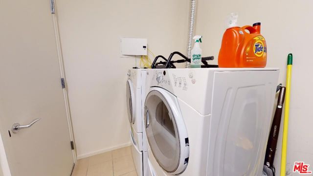 1155 S Grand Avenue, Los Angeles CA: https://media.crmls.org/mediaz/5c0ac90a-4deb-4a73-b5b0-657672cd3dac.jpg