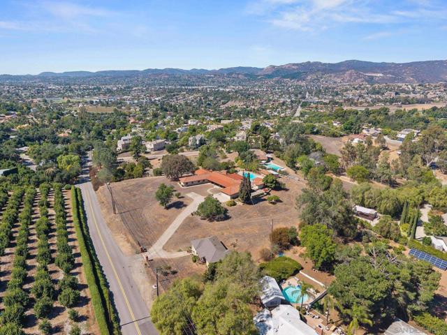 Image 35 of 53 For 2652 Mountain View Dr