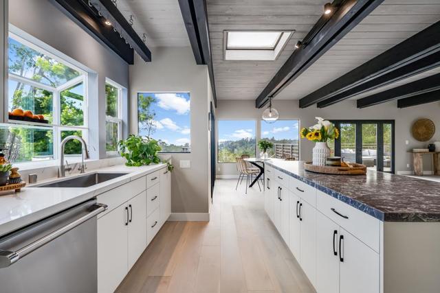 407 Quail Run, Aptos CA: https://media.crmls.org/mediaz/5c0b1c81-aaec-4142-96c6-e03a95497f2f.jpg