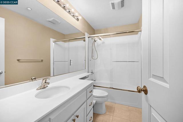 12004 Harcourt Wy, San Ramon CA: https://media.crmls.org/mediaz/5c0c7625-6a93-4b4f-b281-7cdfaa4e7ac9.jpg
