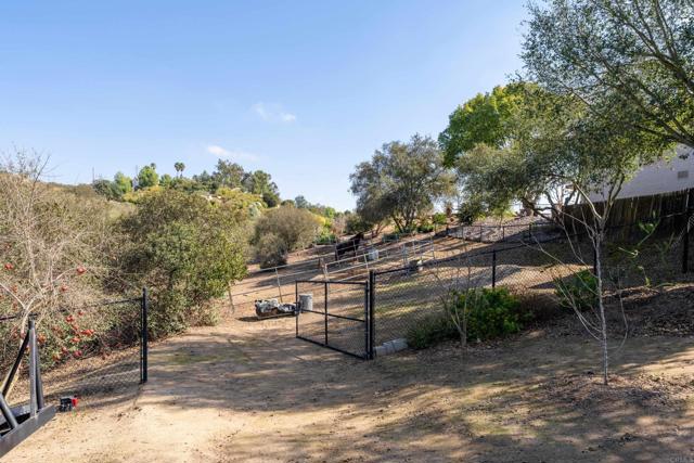 16526 GREEN VALLEY TRUCK TRAIL, Ramona CA: https://media.crmls.org/mediaz/5c0d20c8-d8a4-4113-88f0-594c9ed5a079.jpg