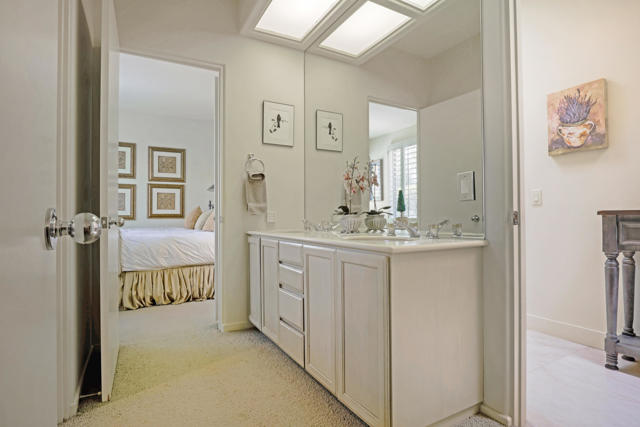 371 Indian Ridge Drive, Palm Desert CA: https://media.crmls.org/mediaz/5c0d63da-2eea-46ea-a091-060bd1c5face.jpg