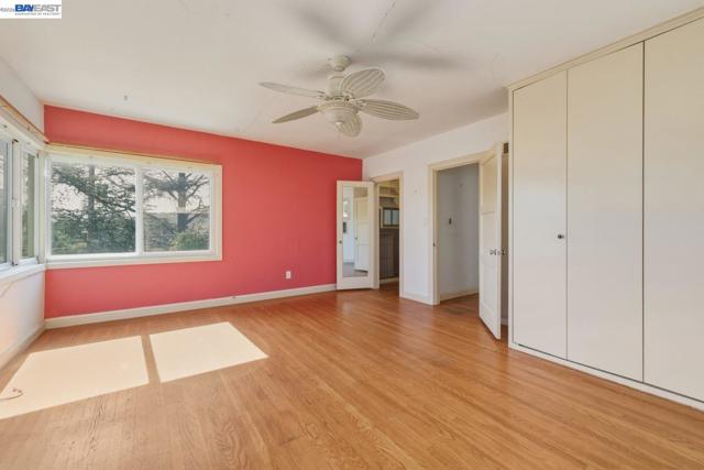 3890 Serrano St, Martinez CA: https://media.crmls.org/mediaz/5c0dc3bd-5a71-40b0-8813-b915d2b6e630.jpg