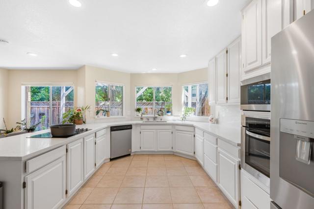 17992 Hillwood Lane, Morgan Hill CA: https://media.crmls.org/mediaz/5c0f4134-f7fd-42b5-9e8b-e0a813956906.jpg