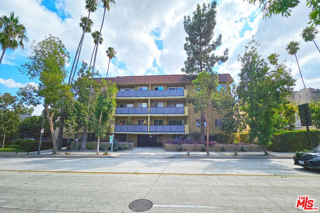 382 E California Boulevard #106