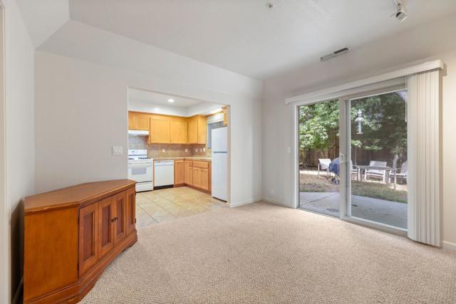 33 Edgewood Way, Santa Cruz CA: https://media.crmls.org/mediaz/5c1064a9-804a-4c56-84fd-7a0fc9445966.jpg