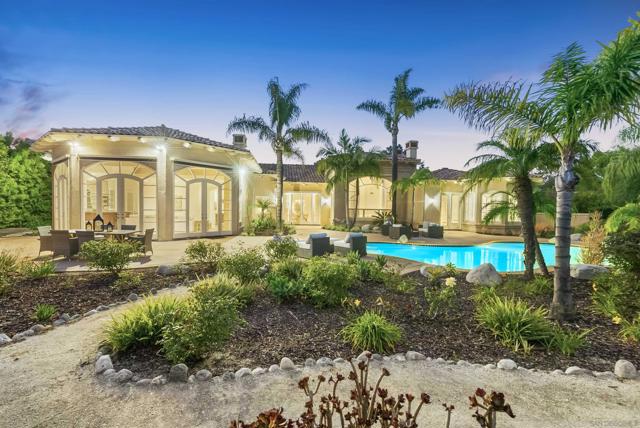 4695 Rancho Verde Trl, San Diego CA: https://media.crmls.org/mediaz/5c106f9c-6981-4dd1-9d83-fcce7bf2958a.jpg