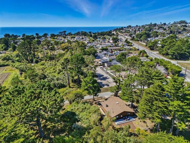 430 Marine Boulevard, Moss Beach CA: https://media.crmls.org/mediaz/5c10bd31-a4d1-4635-9cd2-9a94754872cd.jpg