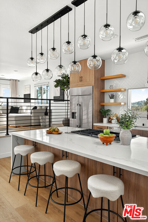 2603 Crestmoore Place, Los Angeles CA: https://media.crmls.org/mediaz/5c115f6c-c102-4fd4-a0fa-f9a6f9b5524f.jpg