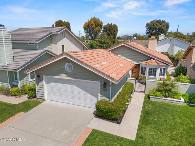 4570 N Vistapark Drive, Moorpark CA: https://media.crmls.org/mediaz/5c11814b-7caa-4576-bc91-1049f7bd002a.jpg