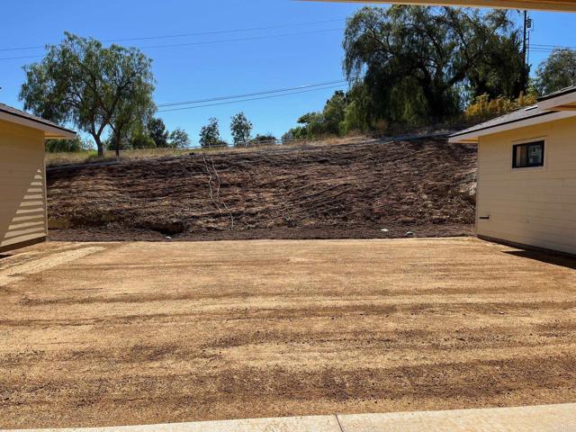 15176 Vali Hai Rd, Poway CA: https://media.crmls.org/mediaz/5c11aa18-fe23-4ac4-9d78-78c67eee8335.jpg