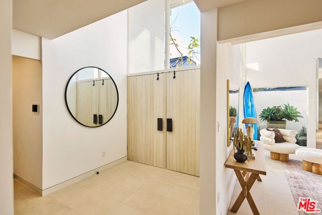 23515 Malibu Colony Road, Malibu CA: https://media.crmls.org/mediaz/5c11f6ec-c783-423b-bd4f-41af879f457e.jpg