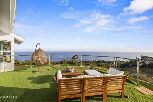 31505 Pacific Coast Highway, Malibu CA: https://media.crmls.org/mediaz/5c11ff37-9c39-4c2b-aa77-c43162539189.jpg