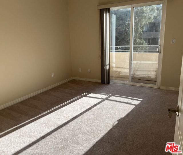 4732 Radford Avenue, Valley Village CA: https://media.crmls.org/mediaz/5c12458e-f2b8-40f4-9ecb-913ead0af1bd.jpg