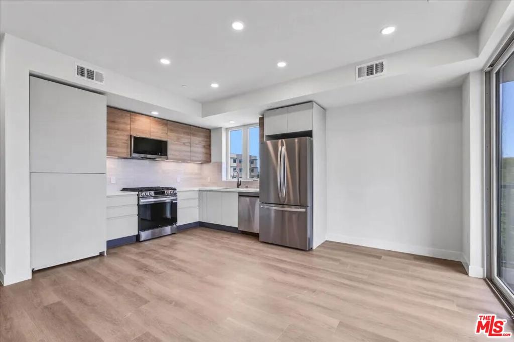 MLS #25558379 img 12