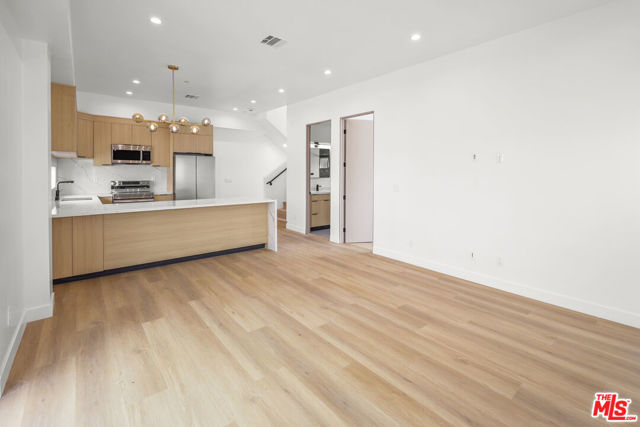 11010 Hortense Street, North Hollywood CA: https://media.crmls.org/mediaz/5c13567e-3668-4dd5-9800-cac22dcad640.jpg