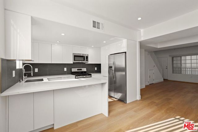 1623 Brockton Avenue, Los Angeles CA: https://media.crmls.org/mediaz/5c1361f6-3213-4a56-a5f1-3ae2ebb2c8d0.jpg