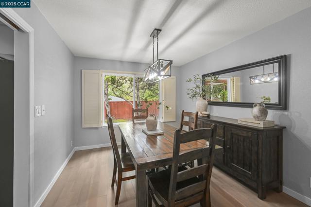 101 Stowbridge Ct., Danville CA: https://media.crmls.org/mediaz/5c13dff8-afed-4c21-845e-cce350d8443e.jpg