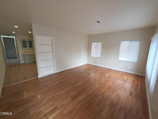 405 S Verdugo Road, Glendale CA: https://media.crmls.org/mediaz/5c142878-39f1-4cf5-a8c9-94b3e028bf0f.jpg