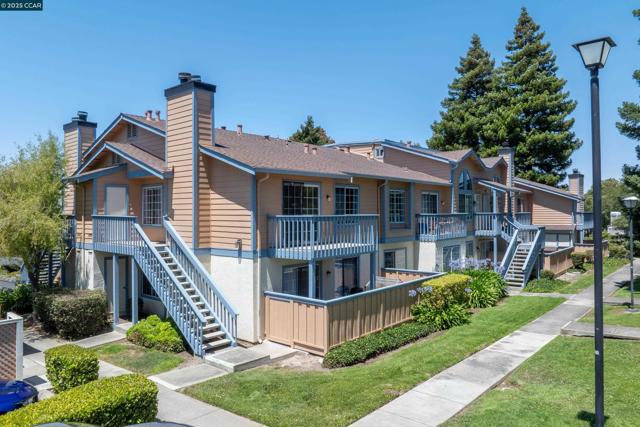 15 Glenwood, Hercules CA: https://media.crmls.org/mediaz/5c1444fb-f512-4f8b-bd22-d85961a440bf.jpg