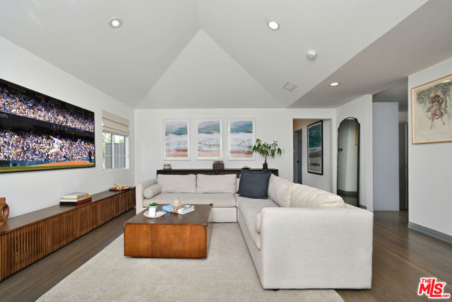 18033 Rosita Street photo 8