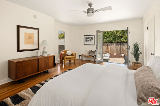 1307 Hauser Boulevard, Los Angeles CA: https://media.crmls.org/mediaz/5c144d74-e799-44f7-8e76-5cbf0a24fec9.jpg
