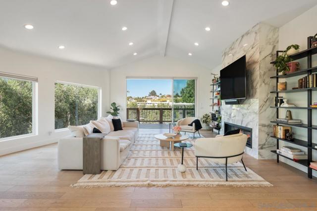 3360 Mount Laurence, San Diego CA: https://media.crmls.org/mediaz/5c14ea35-129c-4661-8633-db393e026a2d.jpg